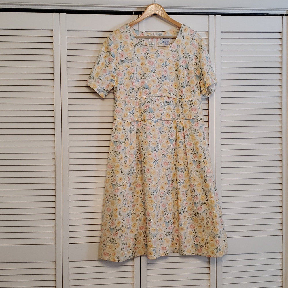 Vintage Vicki Wayne Modest Floral Daisy Dress, Size 16